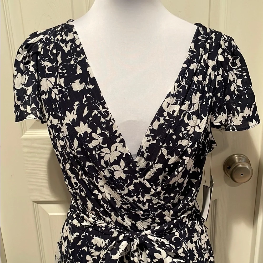 DKNY
Floral High Low Faux Wrap Dress Size 10 - Picture 7 of 10